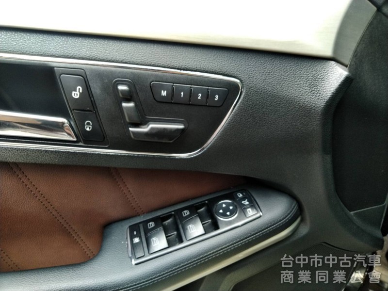 拼俗價  BENZ E200  2011年式  最受歡迎 優質美車 ....                      