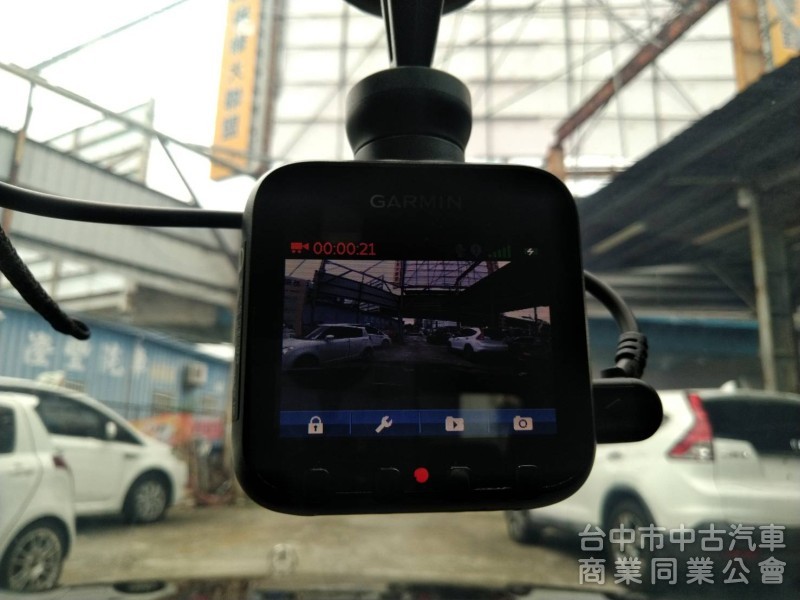 拼俗價  BENZ E200  2011年式  最受歡迎 優質美車 ....                      