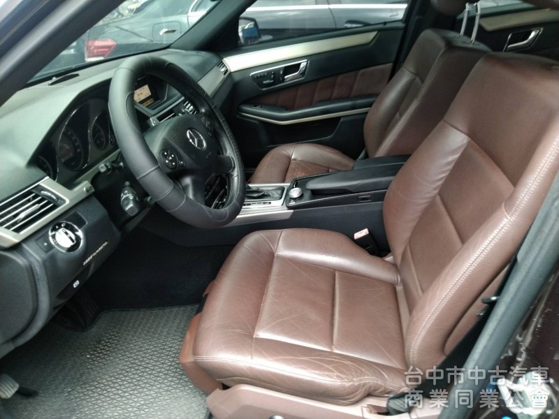 拼俗價  BENZ E200  2011年式  最受歡迎 優質美車 ....                      