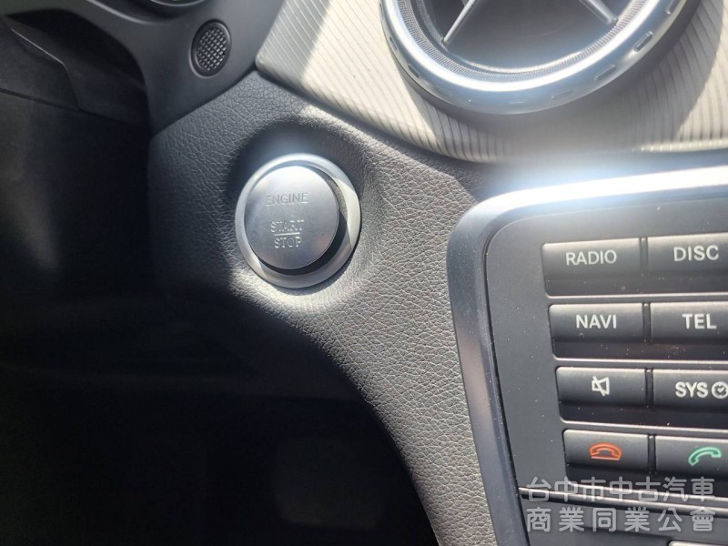 拼俗價  BENZ GLA250  2016年式  最受歡迎 SUV優質美車 ....                 