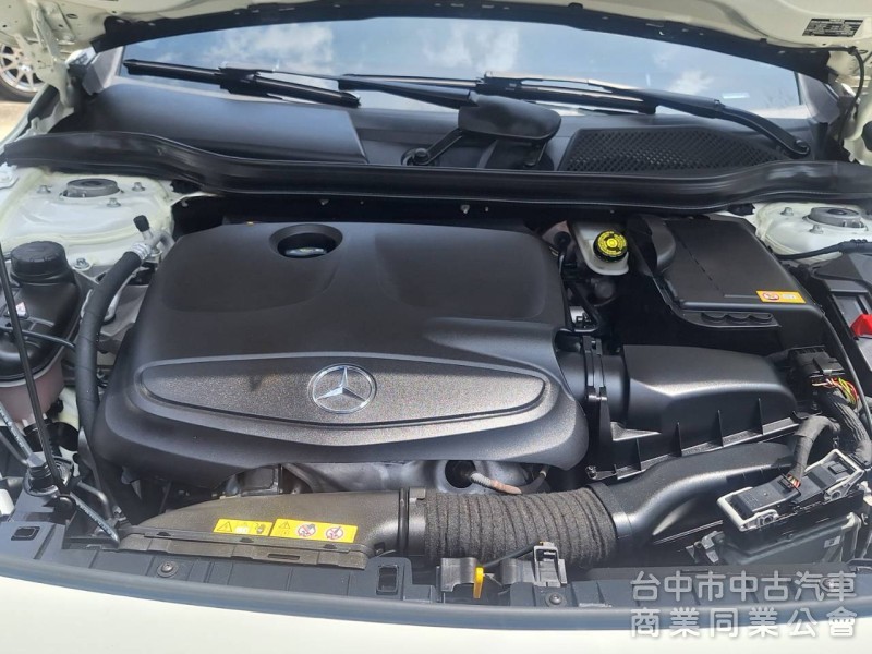 拼俗價  BENZ GLA250  2016年式  最受歡迎 SUV優質美車 ....                 
