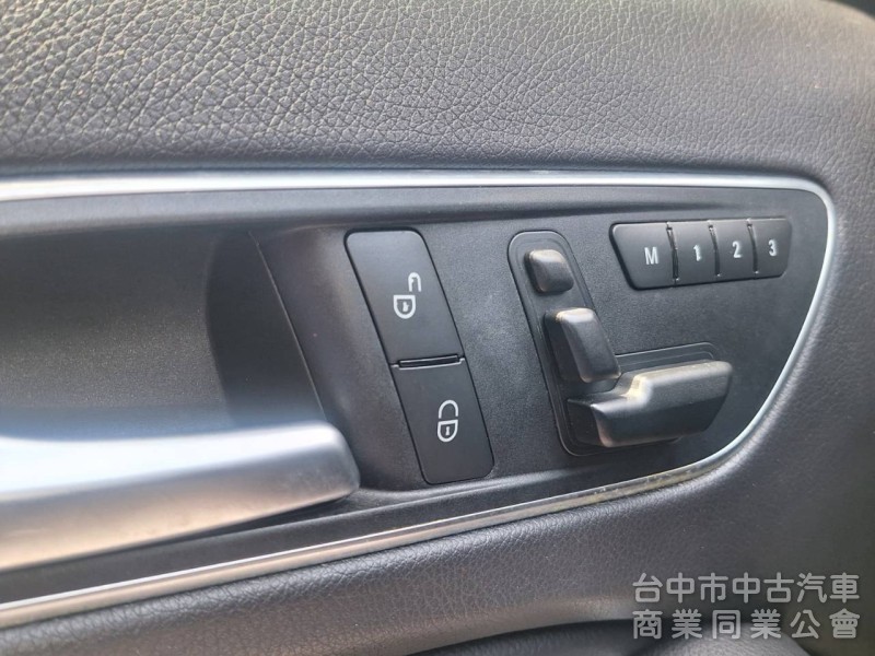 拼俗價  BENZ GLA250  2016年式  最受歡迎 SUV優質美車 ....                 