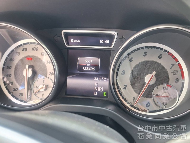 拼俗價  BENZ GLA250  2016年式  最受歡迎 SUV優質美車 ....                 