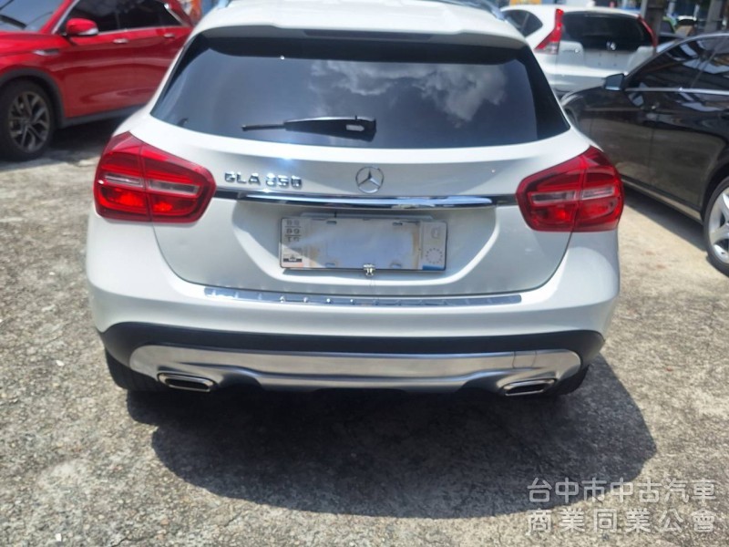 拼俗價  BENZ GLA250  2016年式  最受歡迎 SUV優質美車 ....                 
