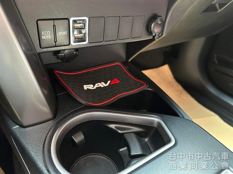 2017 TOYOTA RAV4 尊爵版  2.0L  原鈑件 ACC