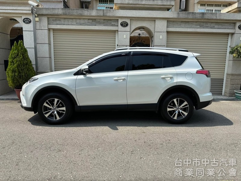 2017 TOYOTA RAV4 尊爵版  2.0L  原鈑件 ACC