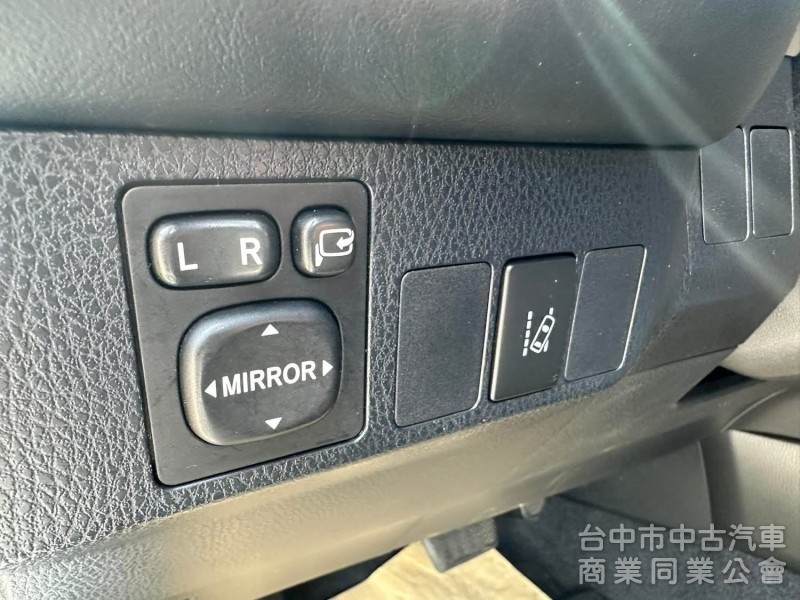 2017 TOYOTA RAV4 尊爵版  2.0L  原鈑件 ACC