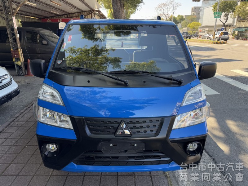 油壓尾門 車美車況佳 無待修 買回即可上路~