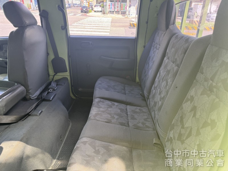 篷式 油壓尾門 車美車況佳 買回即可上路~