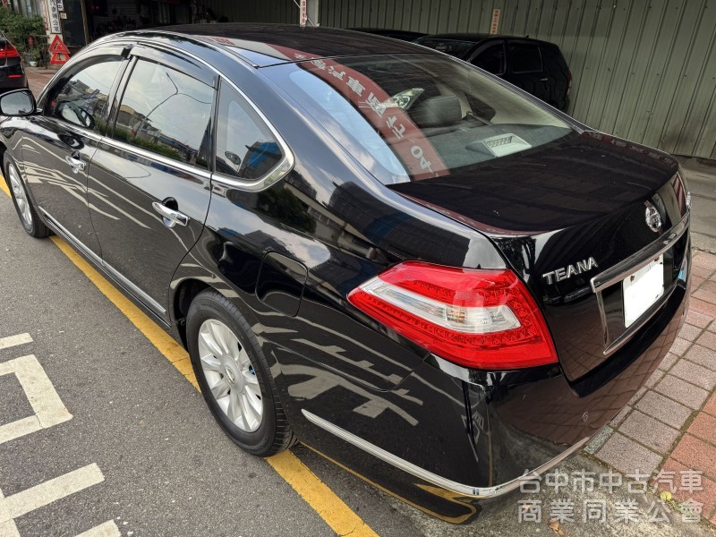 空間舒適 車美車況佳 買回即可上路~