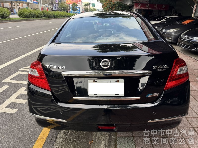 空間舒適 車美車況佳 買回即可上路~