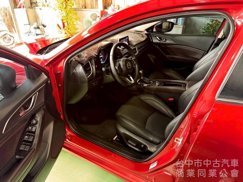 2018 馬自達 馬3 2.0 旗艦型｜魂動紅・低里程6萬・頂級安全滿配