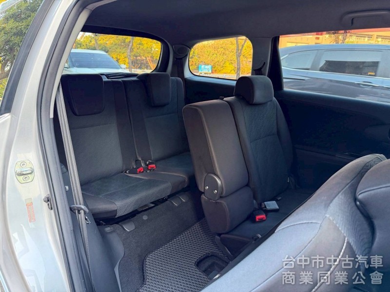 七人座大空間 二三排可平整化  原廠保養有記錄 原鈑件里程保證