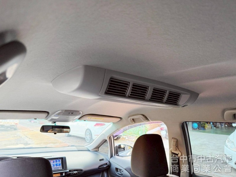 七人座大空間 二三排可平整化  原廠保養有記錄 原鈑件里程保證