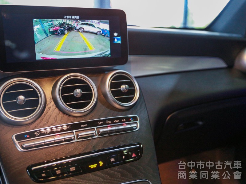 Mercedes-Benz GLC GLC300 2020款 手自排 2.0L