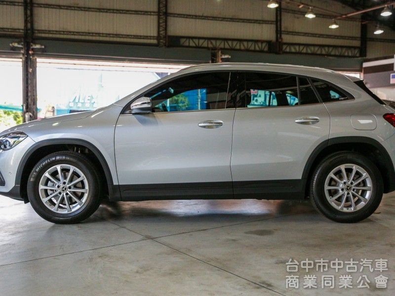 Mercedes-Benz GLA GLA180 2022款 手自排