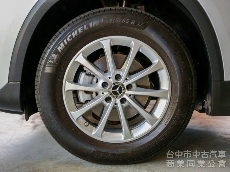 Mercedes-Benz GLA GLA180 2022款 手自排