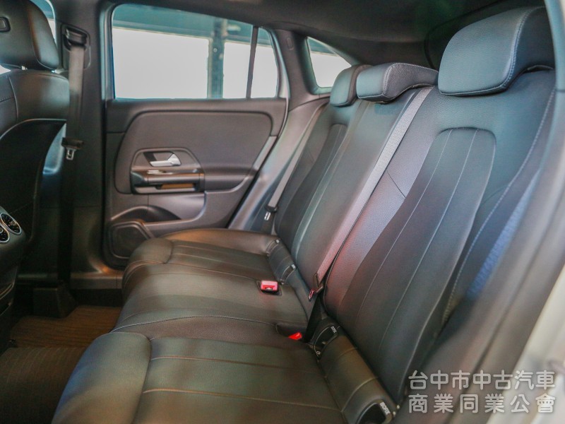 Mercedes-Benz GLA GLA180 2022款 手自排