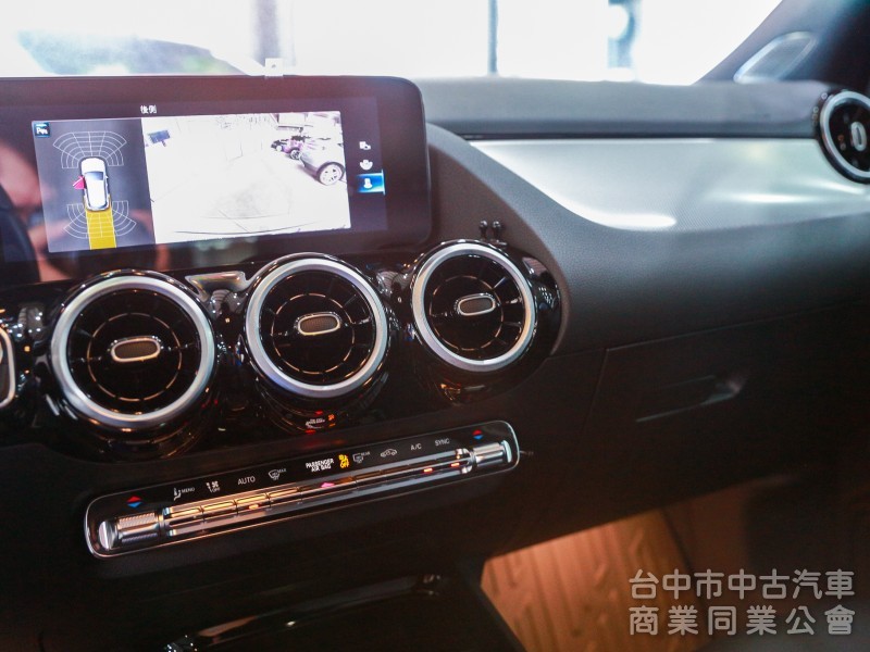 Mercedes-Benz GLA GLA180 2022款 手自排