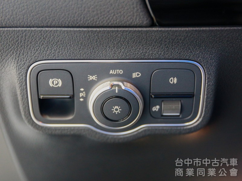 Mercedes-Benz GLA GLA180 2022款 手自排