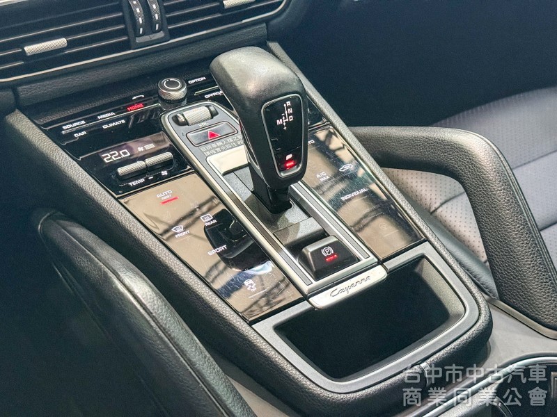 Porsche Cayenne 2018款 3.0T 灰色