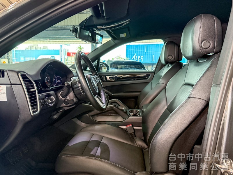 Porsche Cayenne 2018款 3.0T 灰色