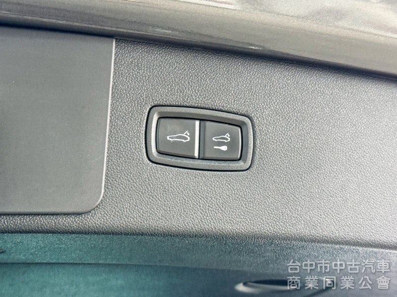 Porsche Cayenne 2018款 3.0T 灰色