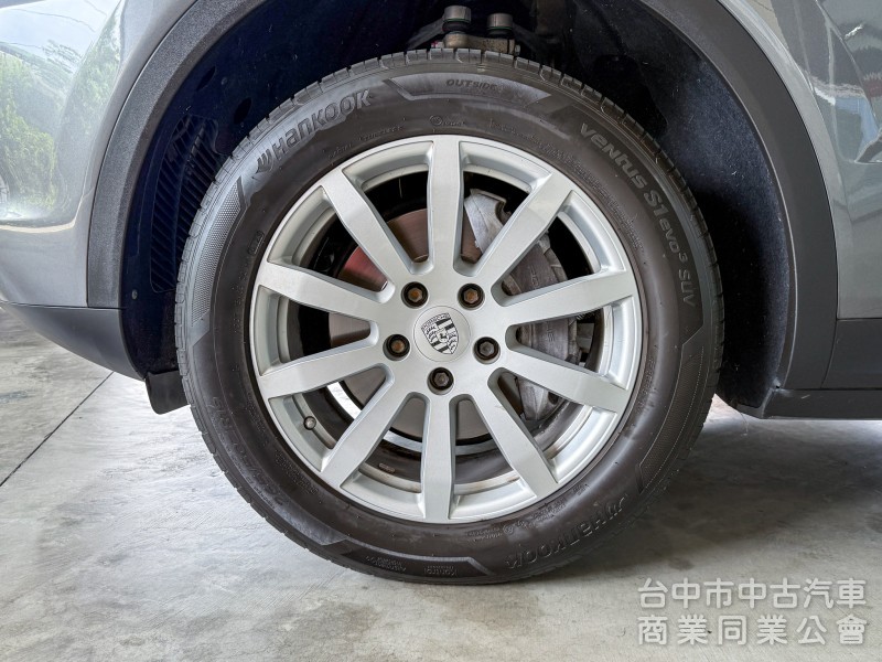 Porsche Cayenne 2018款 3.0T 灰色