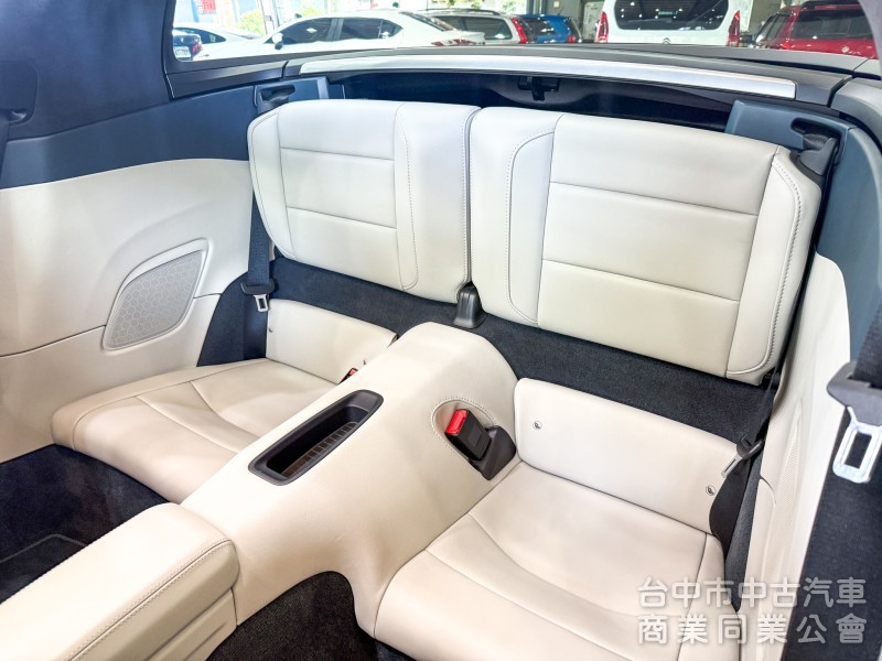 Porsche 911 Targa 2016款 4S 淺藍