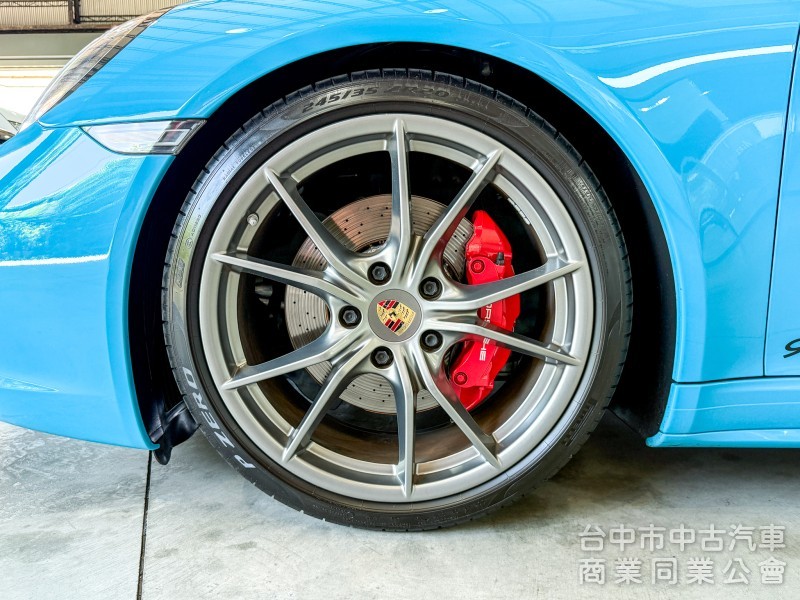 Porsche 911 Targa 2016款 4S 淺藍