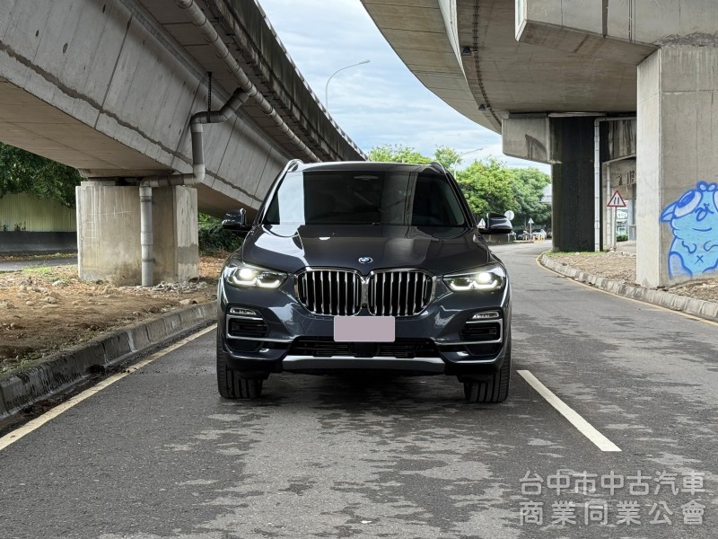 BMW X5 2020款 xDrive40i 旗艦版