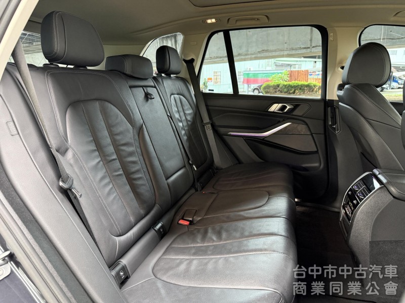 BMW X5 2020款 xDrive40i 旗艦版
