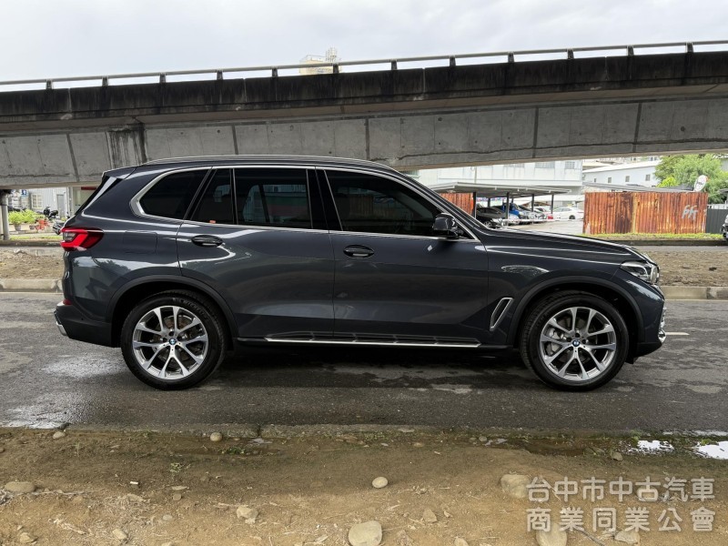 BMW X5 2020款 xDrive40i 旗艦版