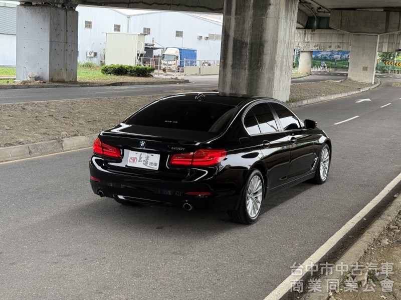2017 BMW 5-Series Sedan 530i Luxury