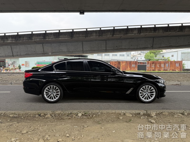 2017 BMW 5-Series Sedan 530i Luxury