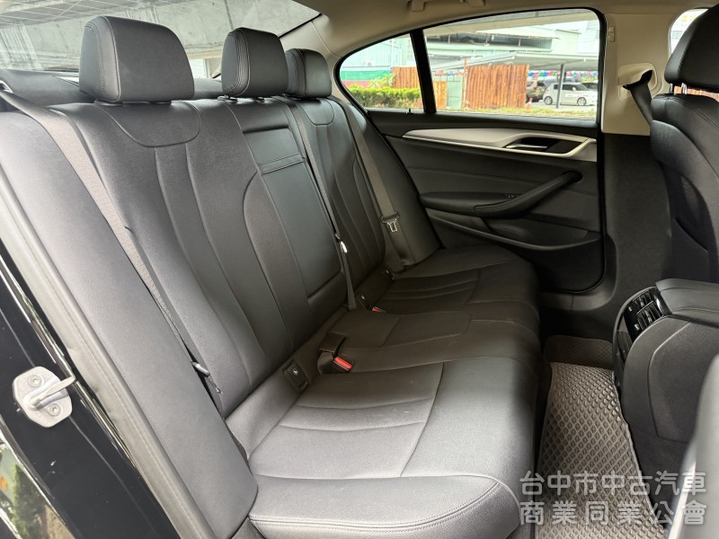 2017 BMW 5-Series Sedan 530i Luxury