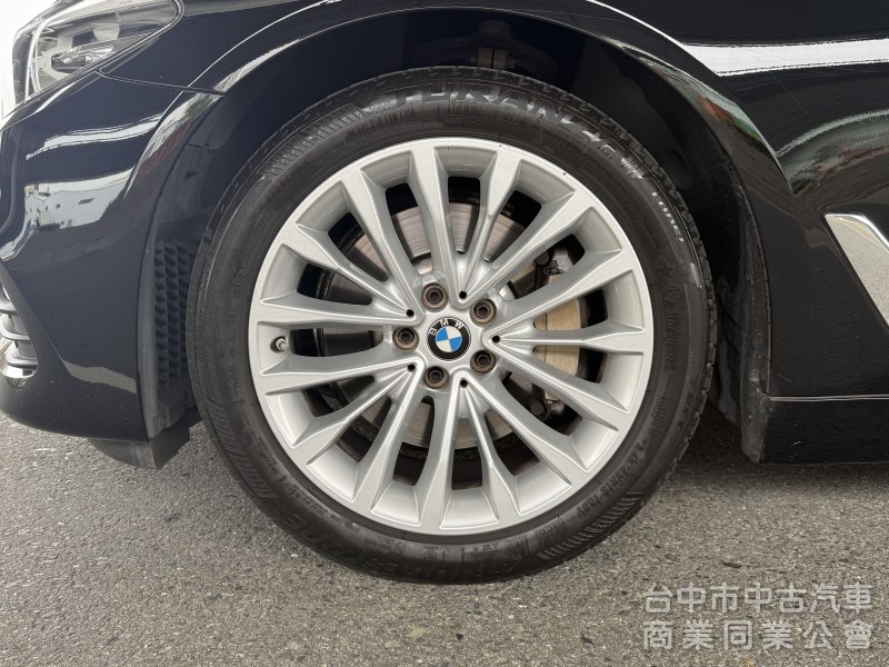 2017 BMW 5-Series Sedan 530i Luxury