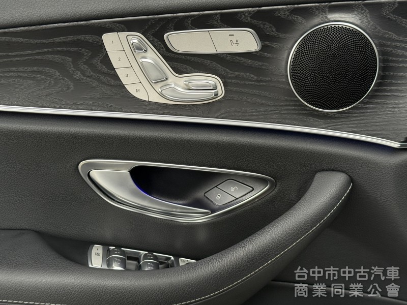 2019 M-Benz E-Class Sedan E300運動版