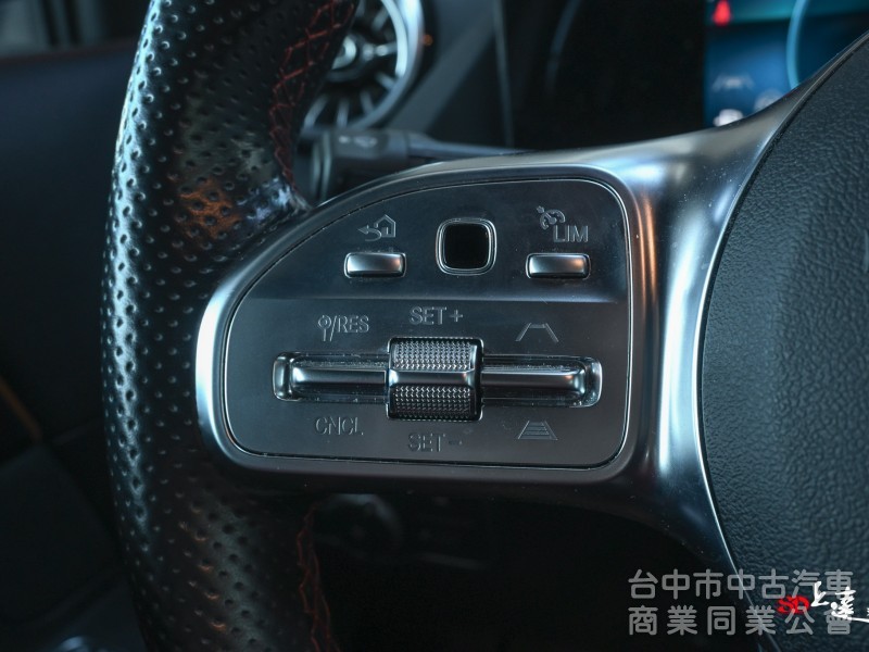 2023 M-Benz GLA 180豪華版