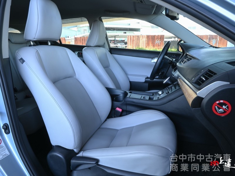 2011 Lexus CT 200h 豪華版
