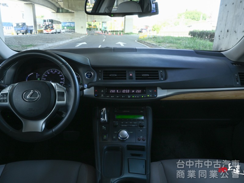 2011 Lexus CT 200h 豪華版