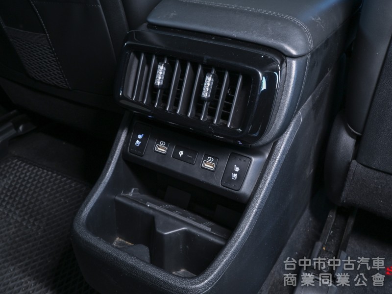 2023 Hyundai Custin GLT-B VIP 