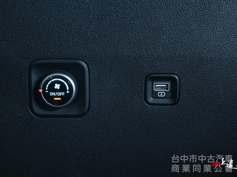 2023 Hyundai Custin GLT-B VIP 