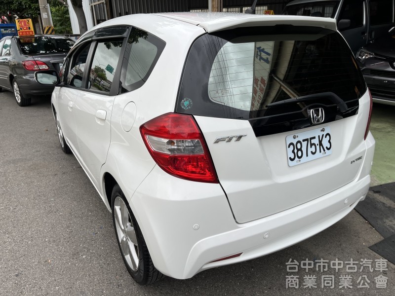 2012年 FIT VTI-S版 白色 原鈑件 定速