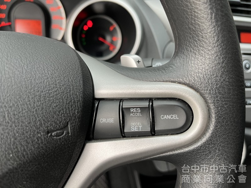 2012年 FIT VTI-S版 白色 原鈑件 定速