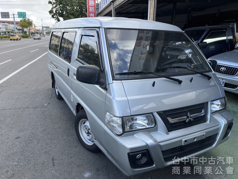 2014年 得利卡 八人座 實跑17萬公里