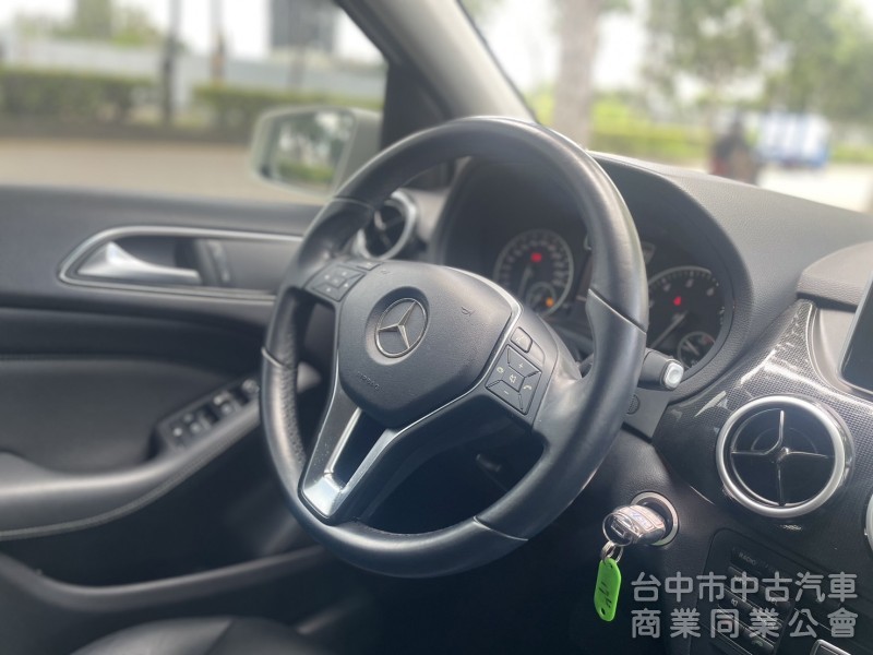 2013年 M-Benz B180 1.6T汽油渦輪 全新改款