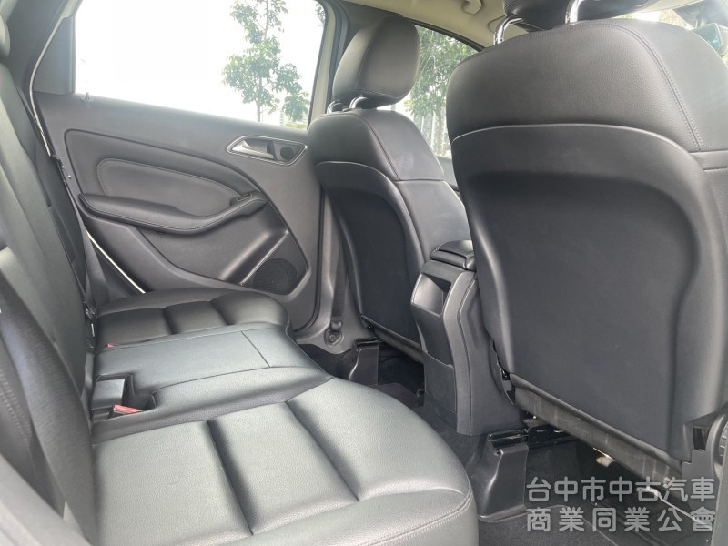 2013年 M-Benz B180 1.6T汽油渦輪 全新改款