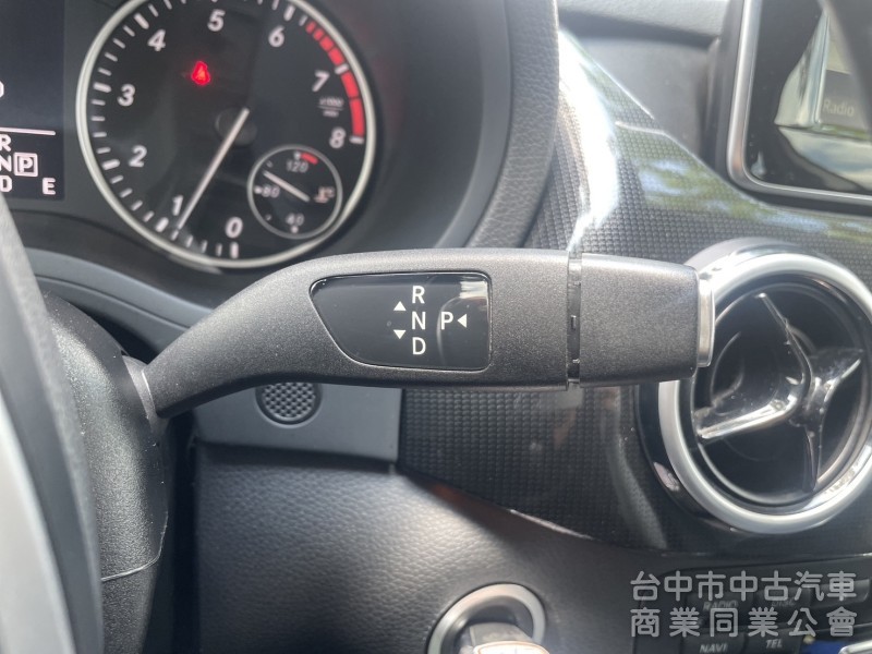 2013年 M-Benz B180 1.6T汽油渦輪 全新改款