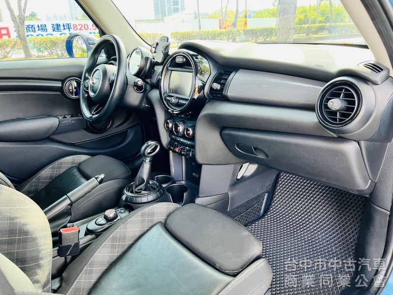 2015年款（2014年底出廠）全新改款 MINI Cooper 1.5T汽油渦輪 5門Hatch